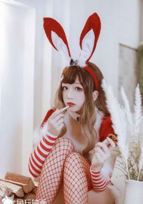边吃奶边做边摸下面免费视频_剧情片免费在线播放
