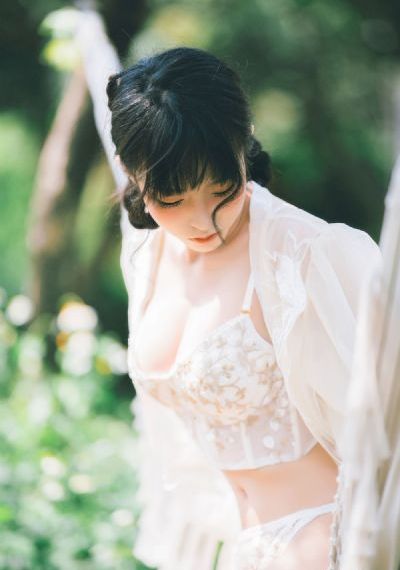 强行扒下亲妺的内裤摸的_国产剧天堂在线